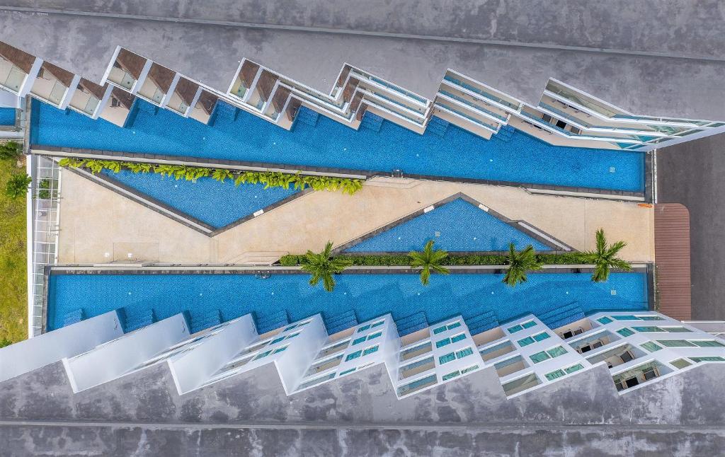 The Beachfront Hotel Phuket 