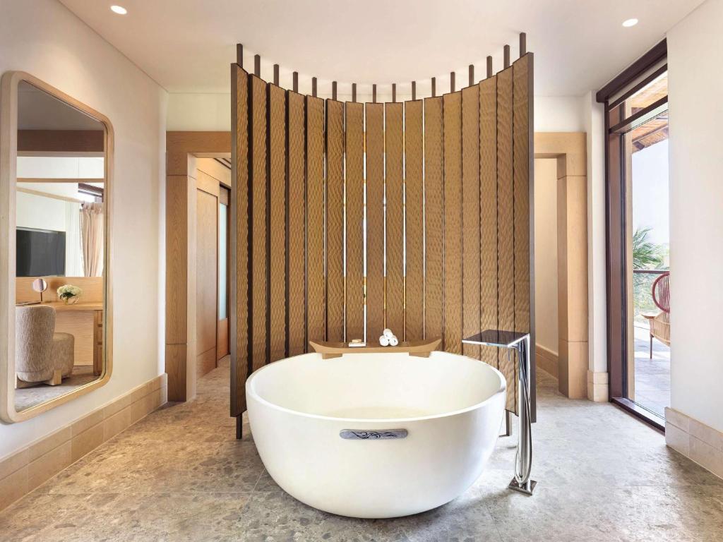 Sofitel Dubai The Palm Resort