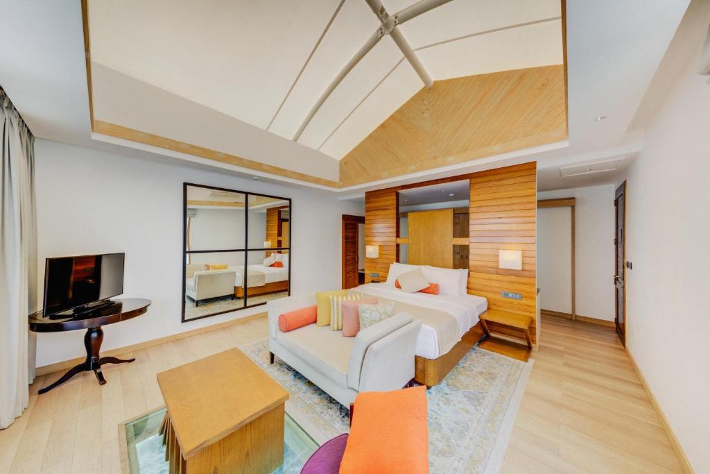 Cinnamon Hakuraa Huraa