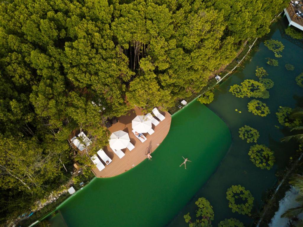 Dreamland Maldives Resort