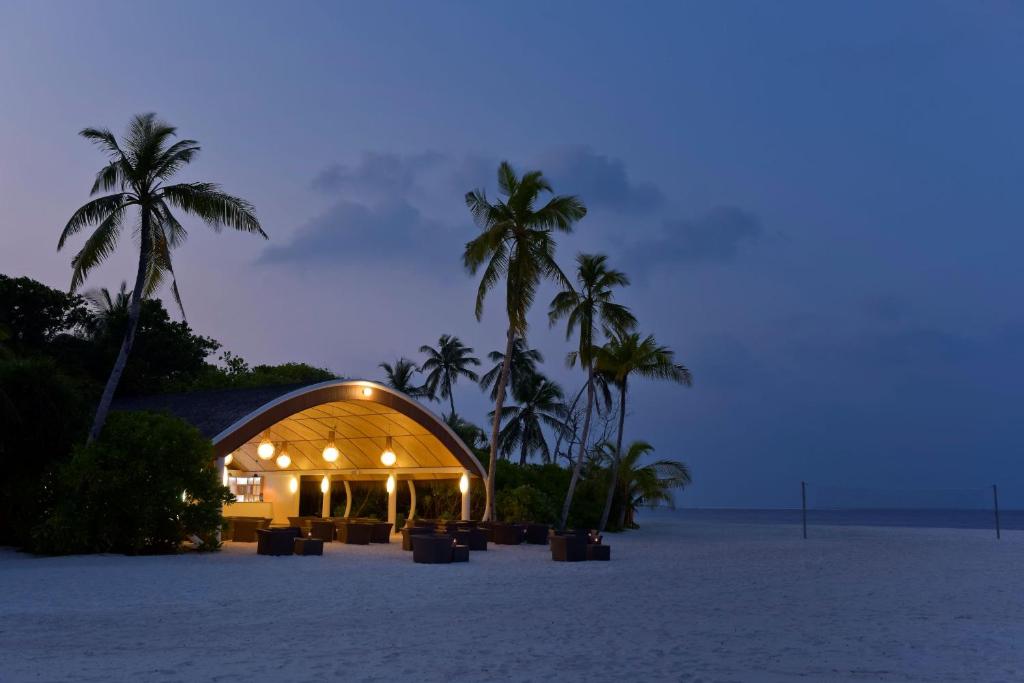 Dreamland Maldives Resort