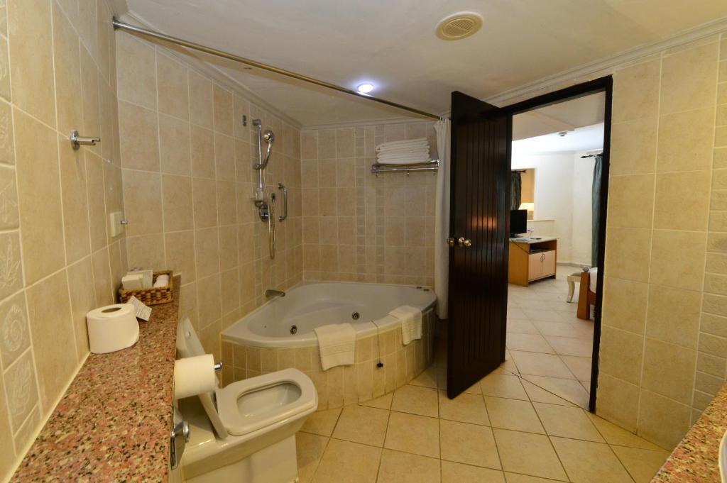 Diani Reef Beach Resort & Spa