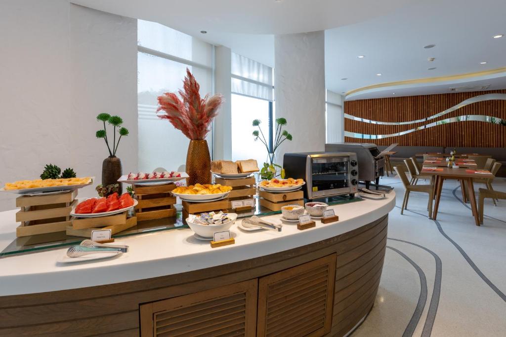 Bandara Beach Resort, Phuket