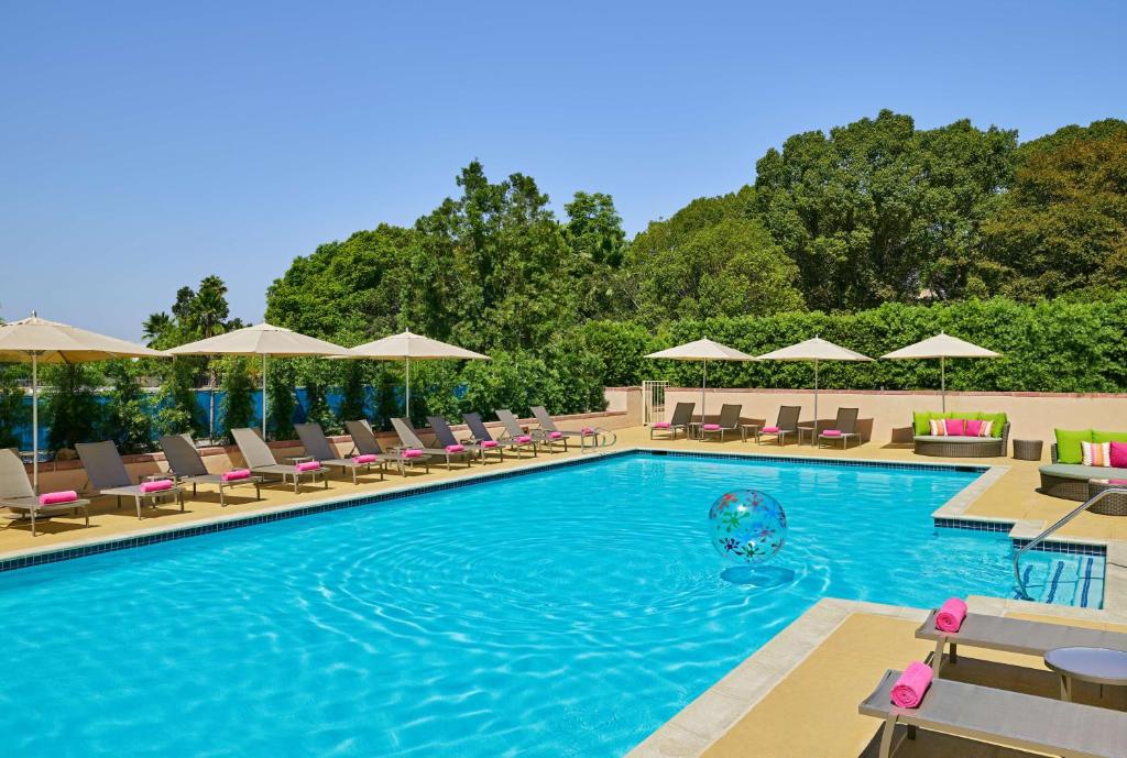 Hilton Los Angeles North Glendale & Executive 