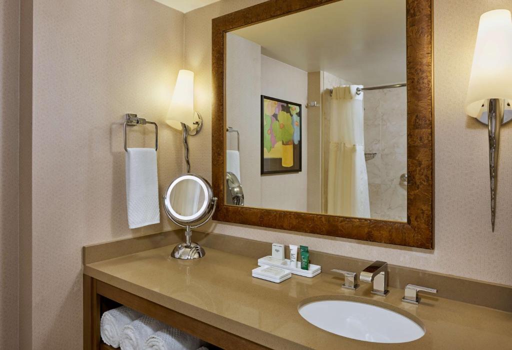 Hilton Los Angeles North Glendale & Executive 