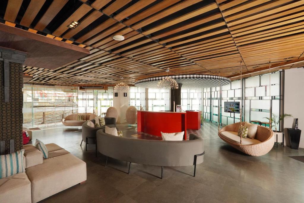 FURAMAXCLUSIVE OCEAN BEACH, 