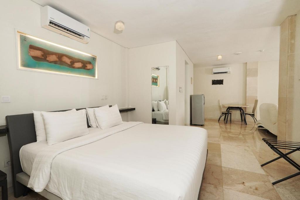 FURAMAXCLUSIVE OCEAN BEACH, 