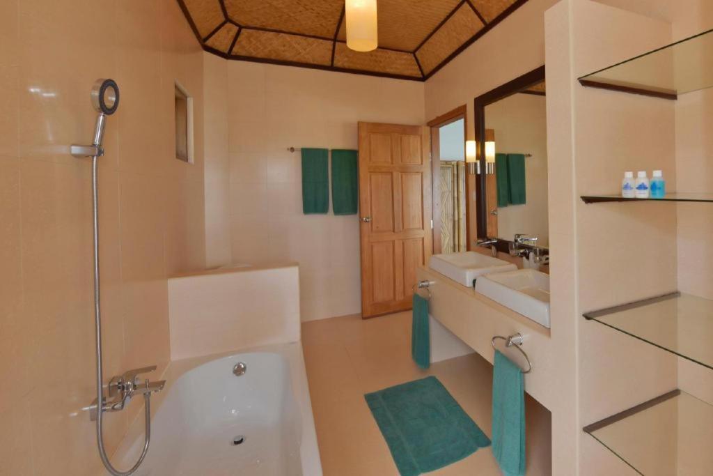 Angaga Island Resort and Spa