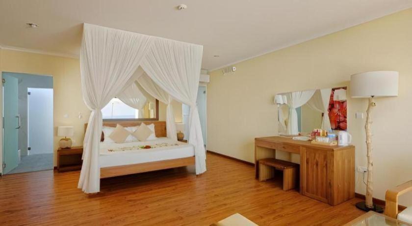 Angaga Island Resort and Spa