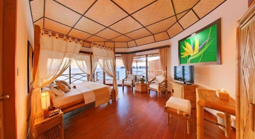 Angaga Island Resort and Spa